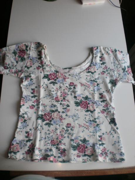 Predávam dámske oblečko lacno, s