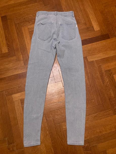 Jeginsy 36, bershka,xs