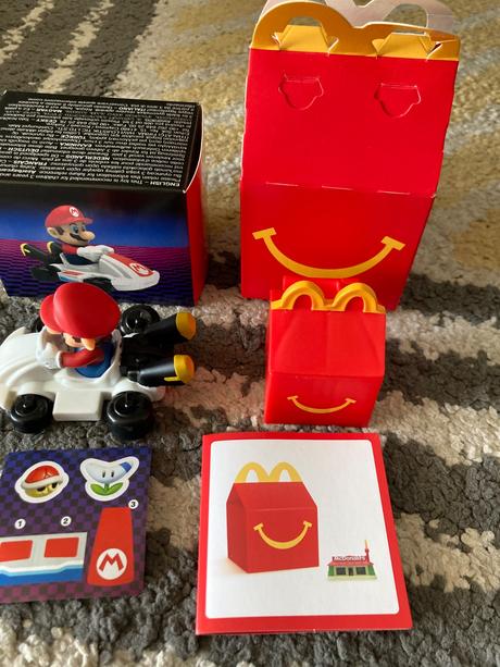 Happy meal hračky, 