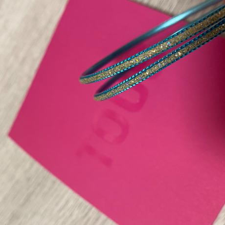 2 kruhové náramky,