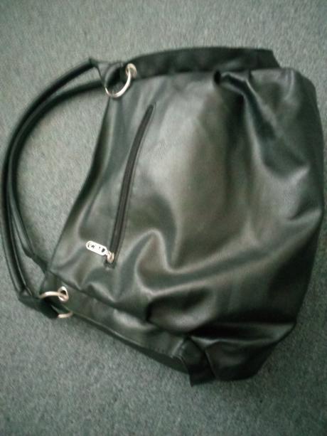 Kabelka koženková stredne veľká,