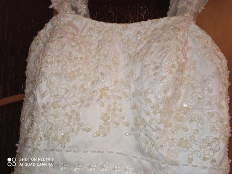 Staré svadobné šaty ., 