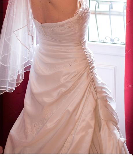 Svadobné šaty + 2 vesty, 38