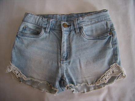 Rifľové kraťasy s čipkou y.f.k. v.152, 152