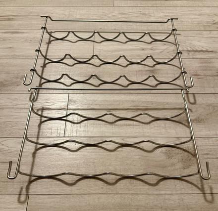 2 ks kovove policky na flase do chladnicky,