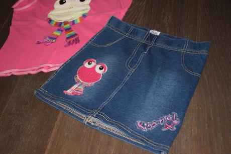 Nadherny kompletik next tricko so zabkou+sukna 6-9, next,122