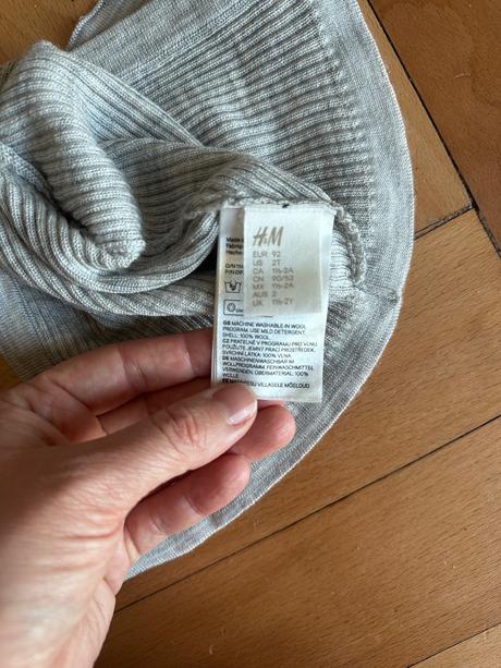 Darujem k nakupu merino ciapka a body, lindex,80