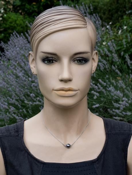 Minimalistický náhrdelník s terahertzom,