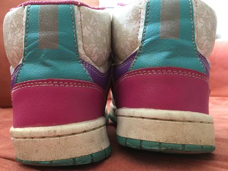 Tenisky vyššie, authority,31