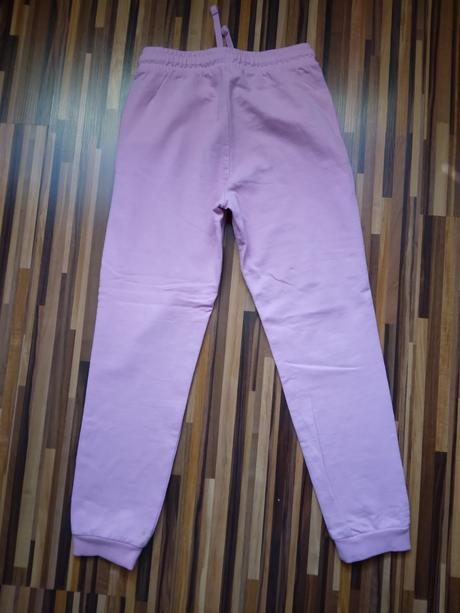 Tepláky s motýľom, 128