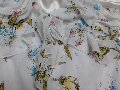 Pekne romanticke šaty, 38