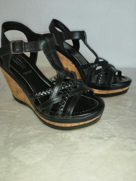 Krásne ľahké kožené sandálky na platforme, 38