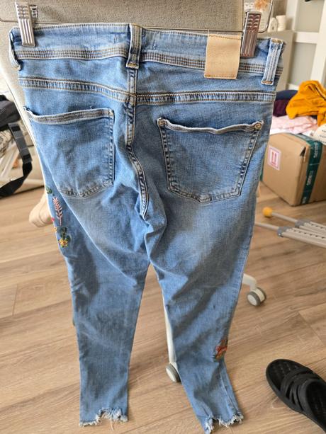 Rifle s vysivkou, zara,36