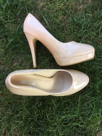 Nenosené lodičky, 38