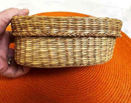 Kazetka z morskej trávy,