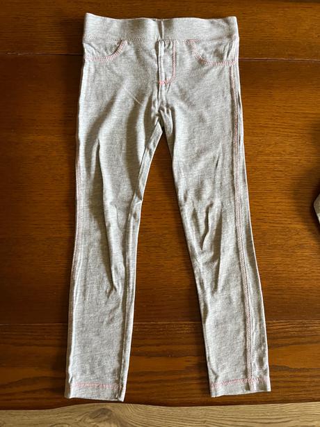 Súprava s interaktívnym jednorožcom 104/110, 104