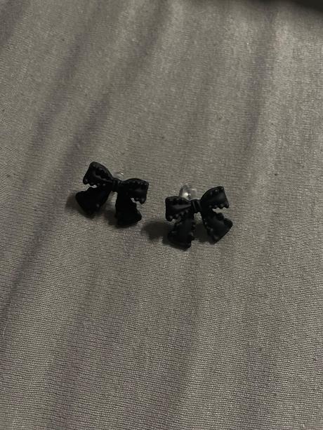 Cierne maslicky nausnice, 