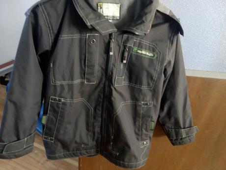 Prechodná vetrovka pre 8. ročného fešáka, 128