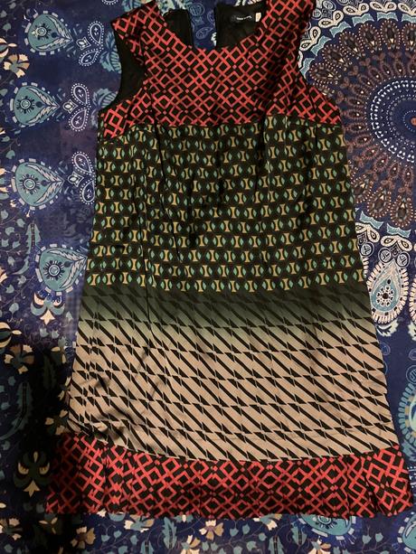 Šaty farebné ,nekrčivé, s