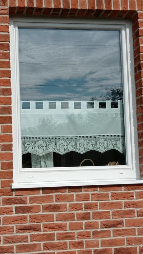 Háčkovaná vitrážka,