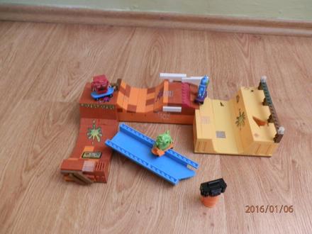 Trash pack brix - smetiary skejtery,