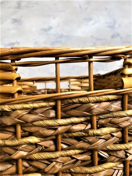 Veľký kôš z prútia,