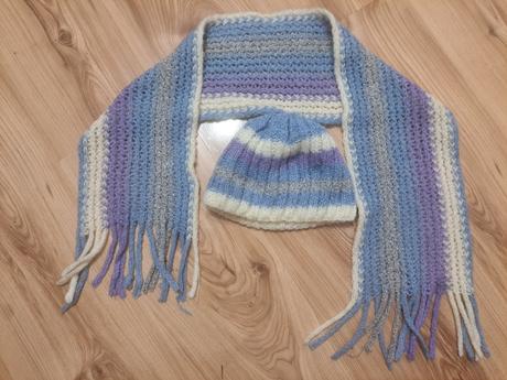 Šál a čiapka, 104