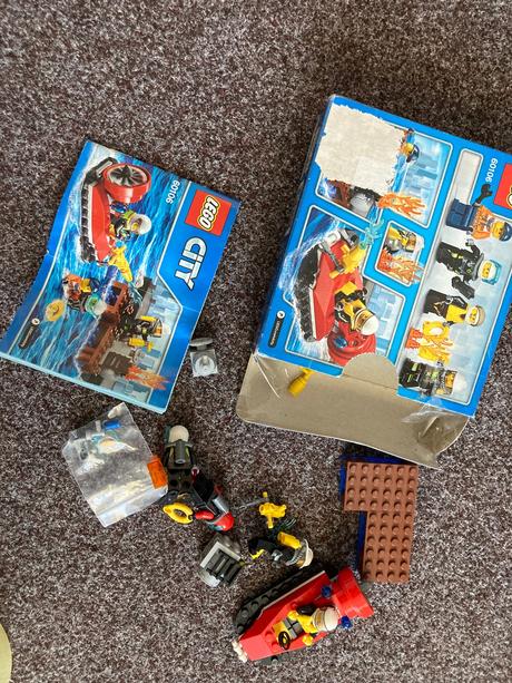 Lego city 60106  hasiči, 