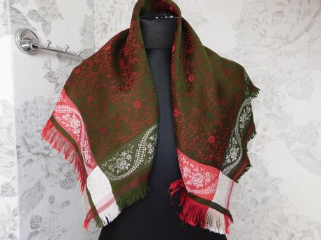 Trachten šatka ku kroju, l