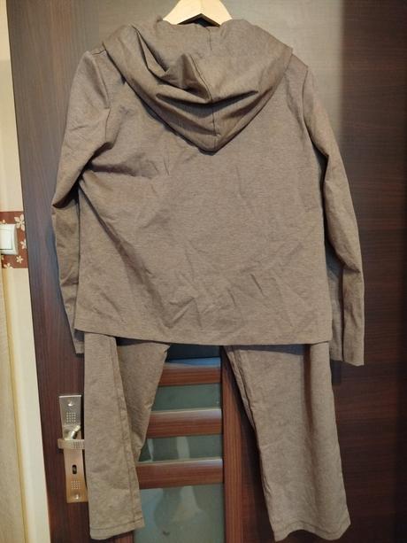 Športový kostým, 38 / 40 / 42 / l / xl