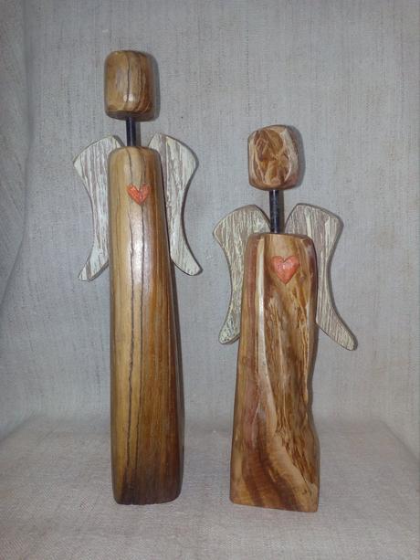 Anjelikovia z dreva,