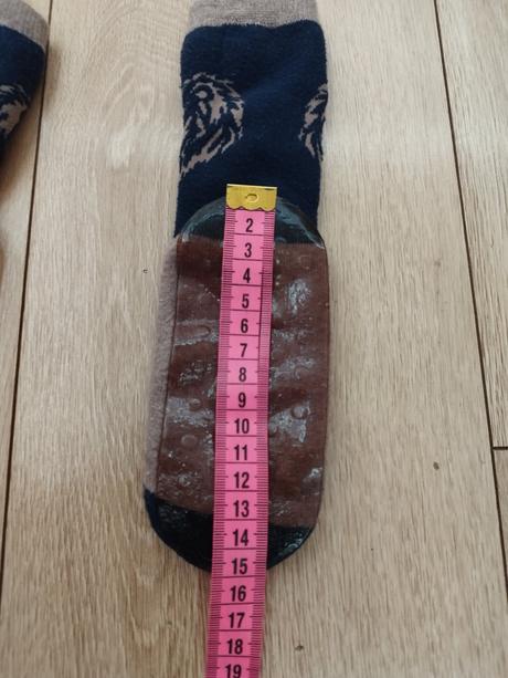 Protišmykové ponožky, 22