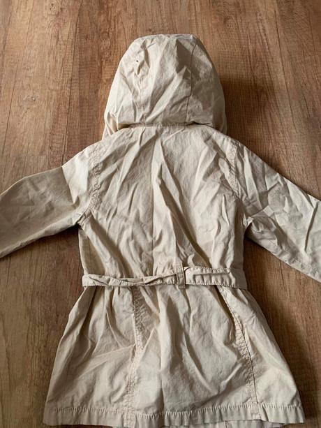 Dievčenský trenckot, 98