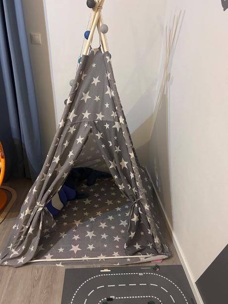 Teepee stan s hviezdičkami, 