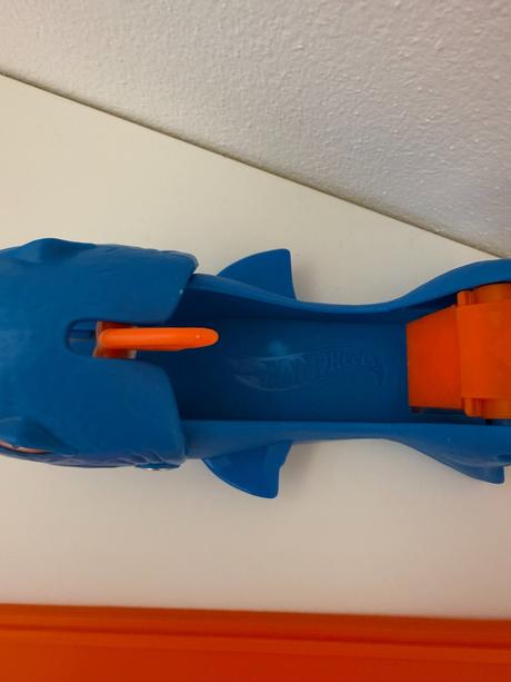 Hot wheels odpaľovač so žralokom,