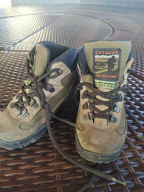 Turistické topánky, 28