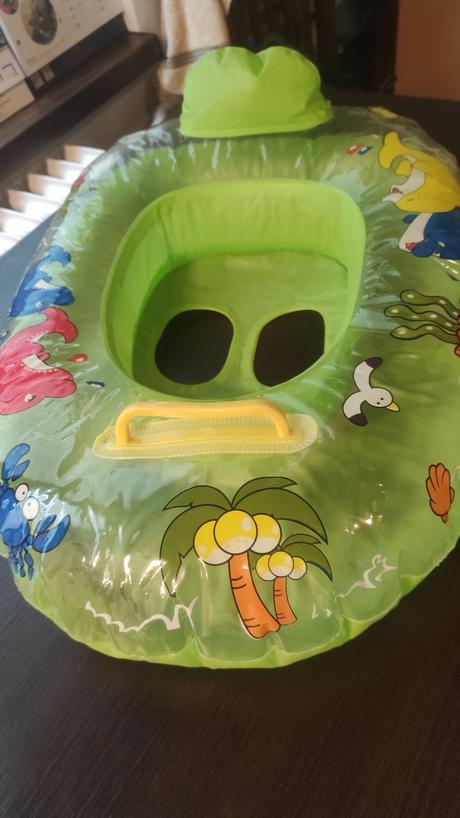 Plavky a koleso na plávanie, 74