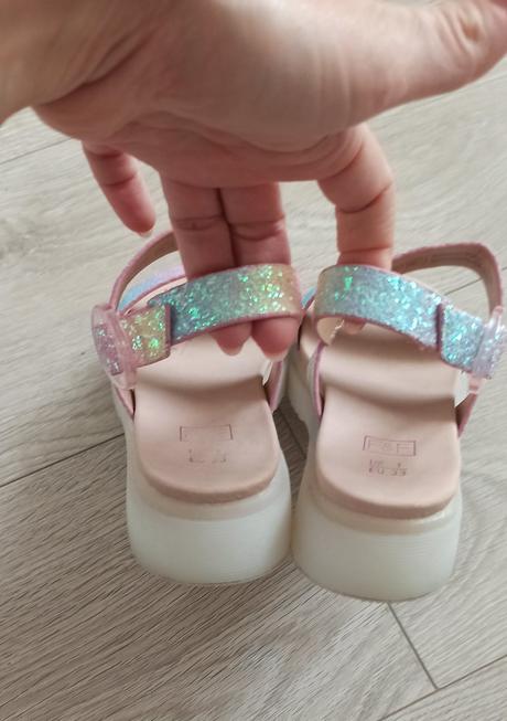 Farebne trblietave sandale, f&f,33