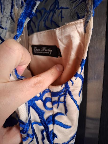 Dlhé spoločenské šaty s, s