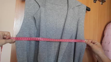 Šedá vesta s opaskom, pošta zdarma, gate,xs