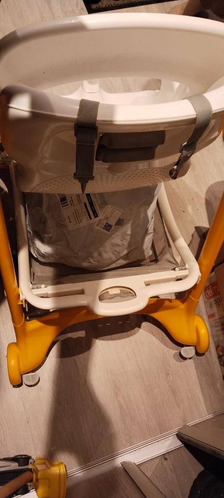 Stolička na kŕmenie dieťaťa, cam