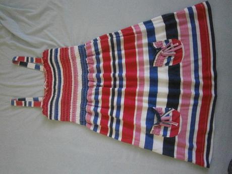 Šaty na ramienka, 128