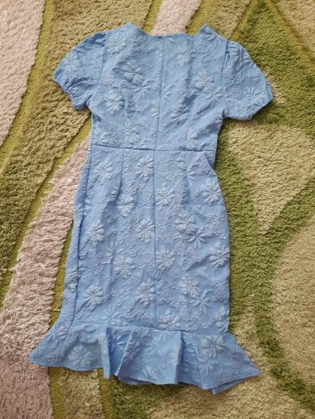 Svetlomodré šaty na bežné aj príležitostné nosenie, s