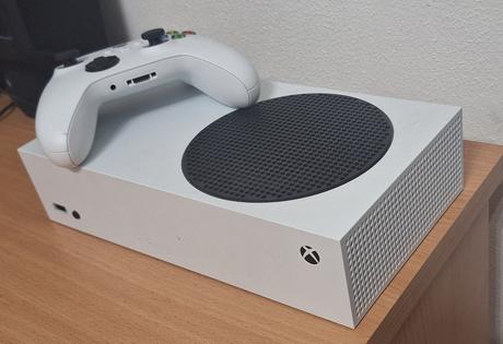 Predám hernú konzolu xbox series s, 