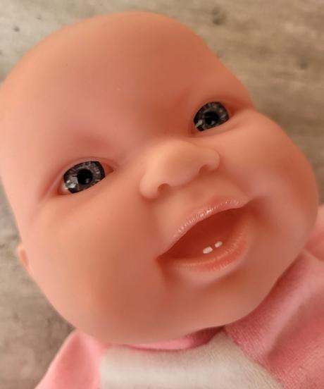 Bábika s modrými očami, 