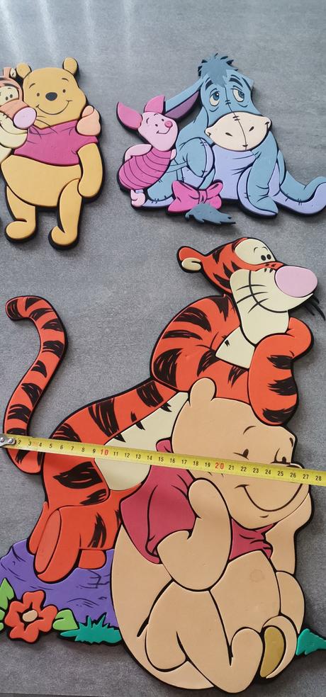 Penovy macko pu na stenu,