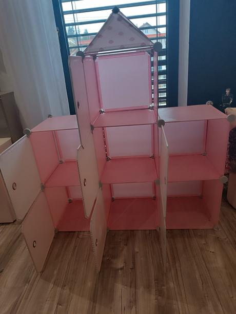 Dievčenská komoda,