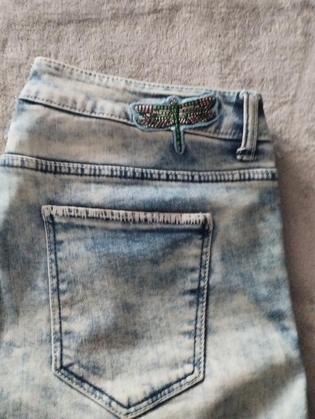 Roztrhané rifle, house,34