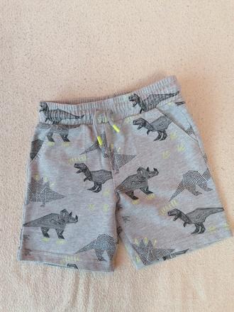 Šortky, f&f,104