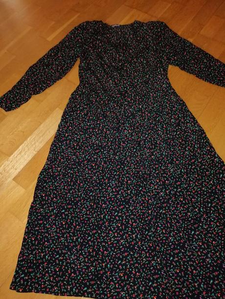 Šaty s potlačou, 38